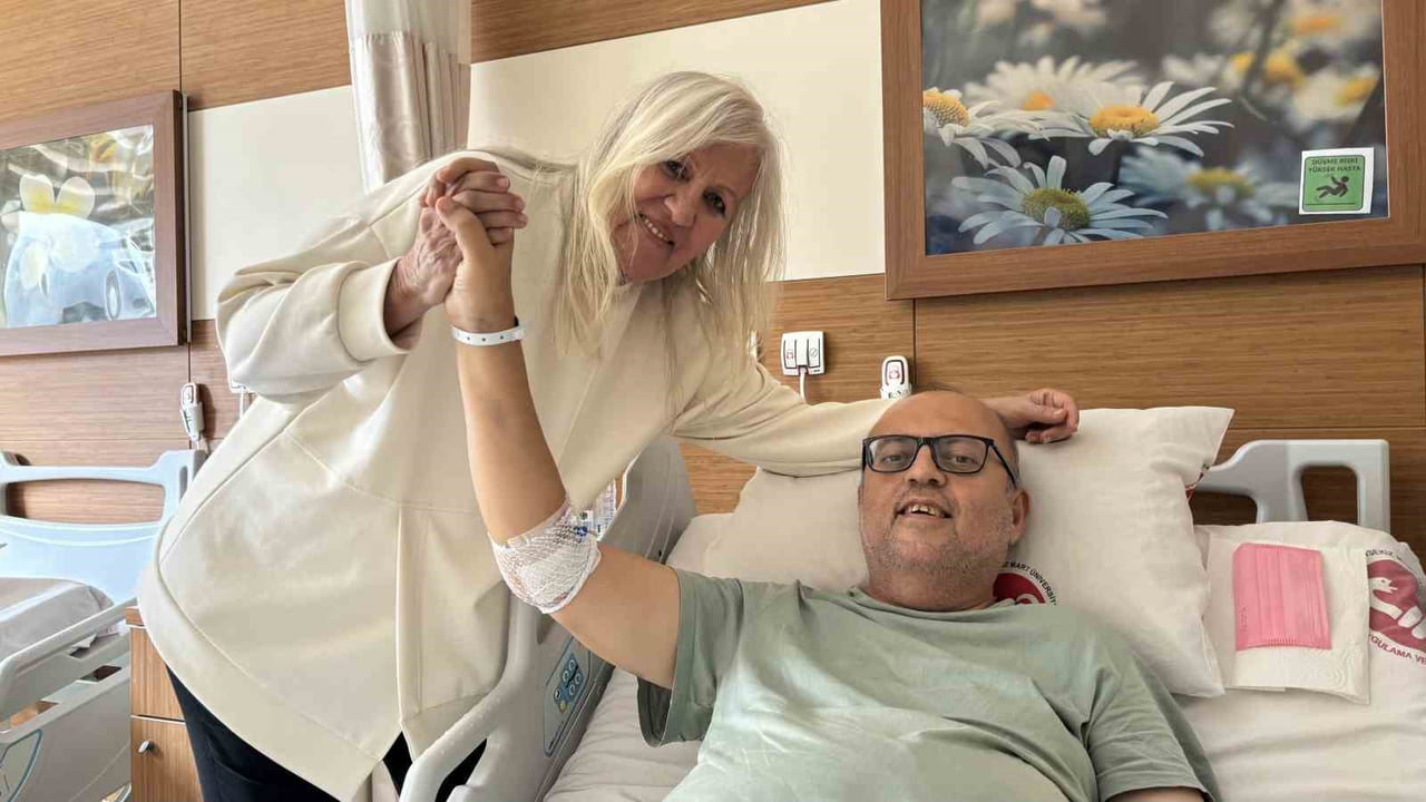 OĞLUNA BÖBREĞİNİ BAĞIŞLAYAN ANNE SEMA TURAN, "OĞLUM ACI ÇEKİYORDU. BİR AN ÖNCE OĞLUM KURTULSUN...