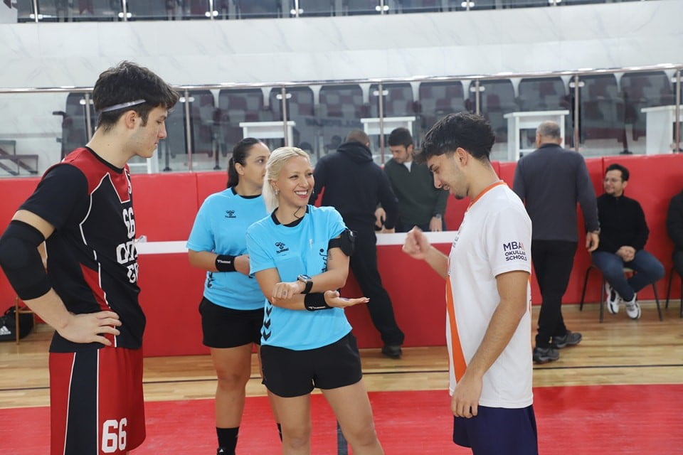 OKUL SPORLARI GENÇLER B HENTBOL YARI FİNALLERİ KÜTAHYA’DA TAMAMLANDI