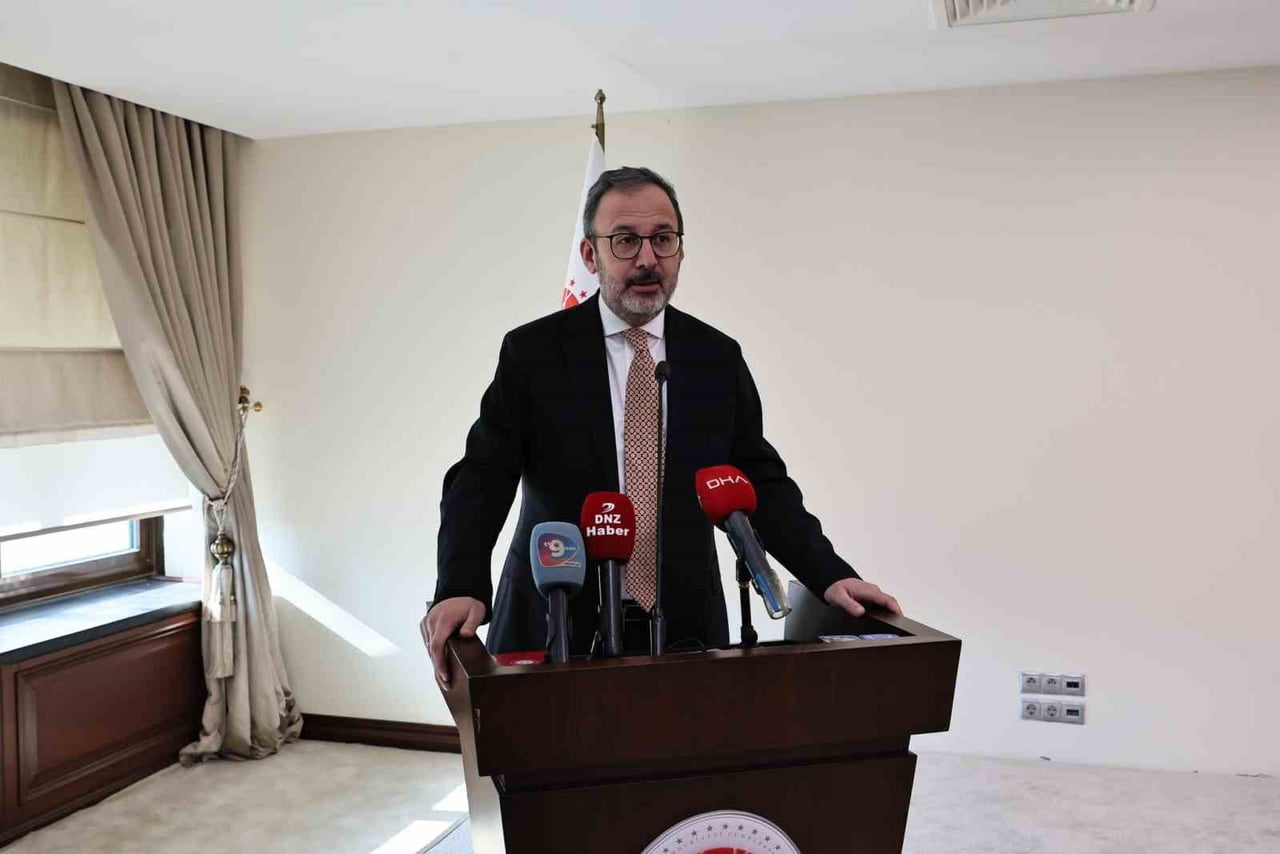 ÖNCEKİ DÖNEM GENÇLİK VE SPOR BAKANI, AK PARTİ İZMİR MİLLETVEKİLİ DR. MEHMET KASAPOĞLU İZMİR’DE...