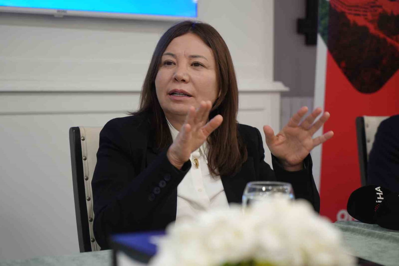 ONDOKUZ MAYIS ÜNİVERSİTE (OMÜ) REKTÖRÜ PROF. DR. FATMA AYDIN ÜNİVERSİTEDEKİ ÖĞRETİM ÜYELERİNİ...