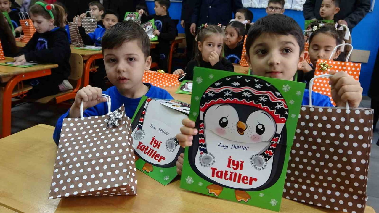 ORDU’DA 2025-2026 EĞİTİM ÖĞRETİM YILI’NIN BİRİNCİ DÖNEMİ, 123 BİN ÖĞRENCİNİN KARNE ALMASI İLE SONA...