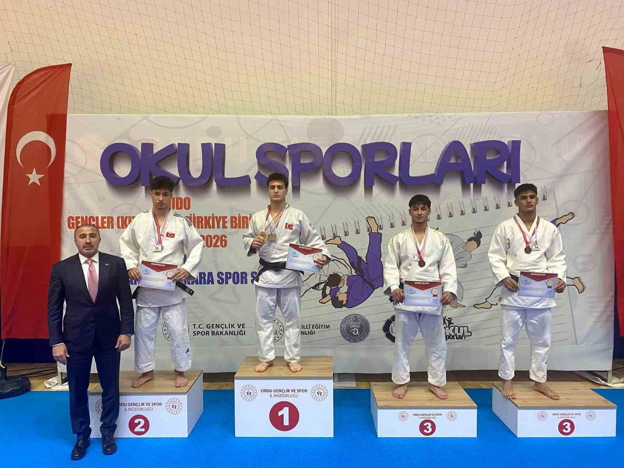 ORDU’DA DÜZENLENEN OKUL SPORLARI GENÇLER JUDO TÜRKİYE BİRİNCİLİĞİ’NDE MÜCADELE EDEN YUNUSEMRE...