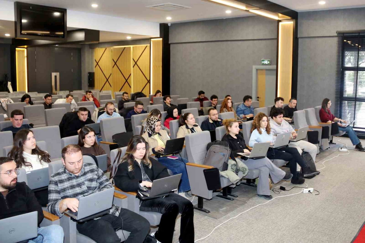 OSB AKADEMİ’DE 'İLERİ SEVİYE EXCEL EĞİTİMİ' YOĞUN KATILIMLA GERÇEKLEŞTİRİLDİ