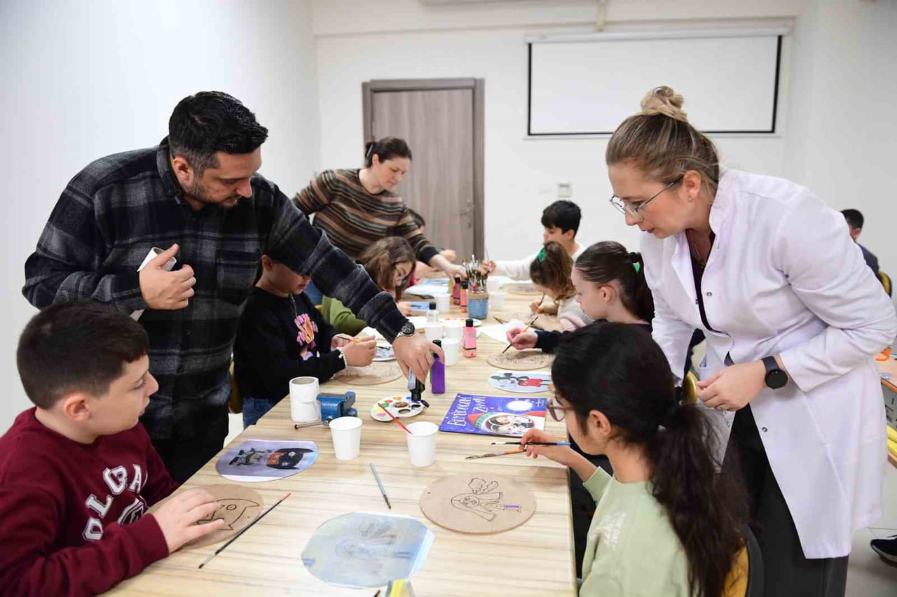 OSMANGAZİ BELEDİYESİ'NİN "OKU-ÇİZ GÖNDER BEN MAKER İLE TASARLAYALIM" ATÖLYESİNDE OKUDUKLARI...