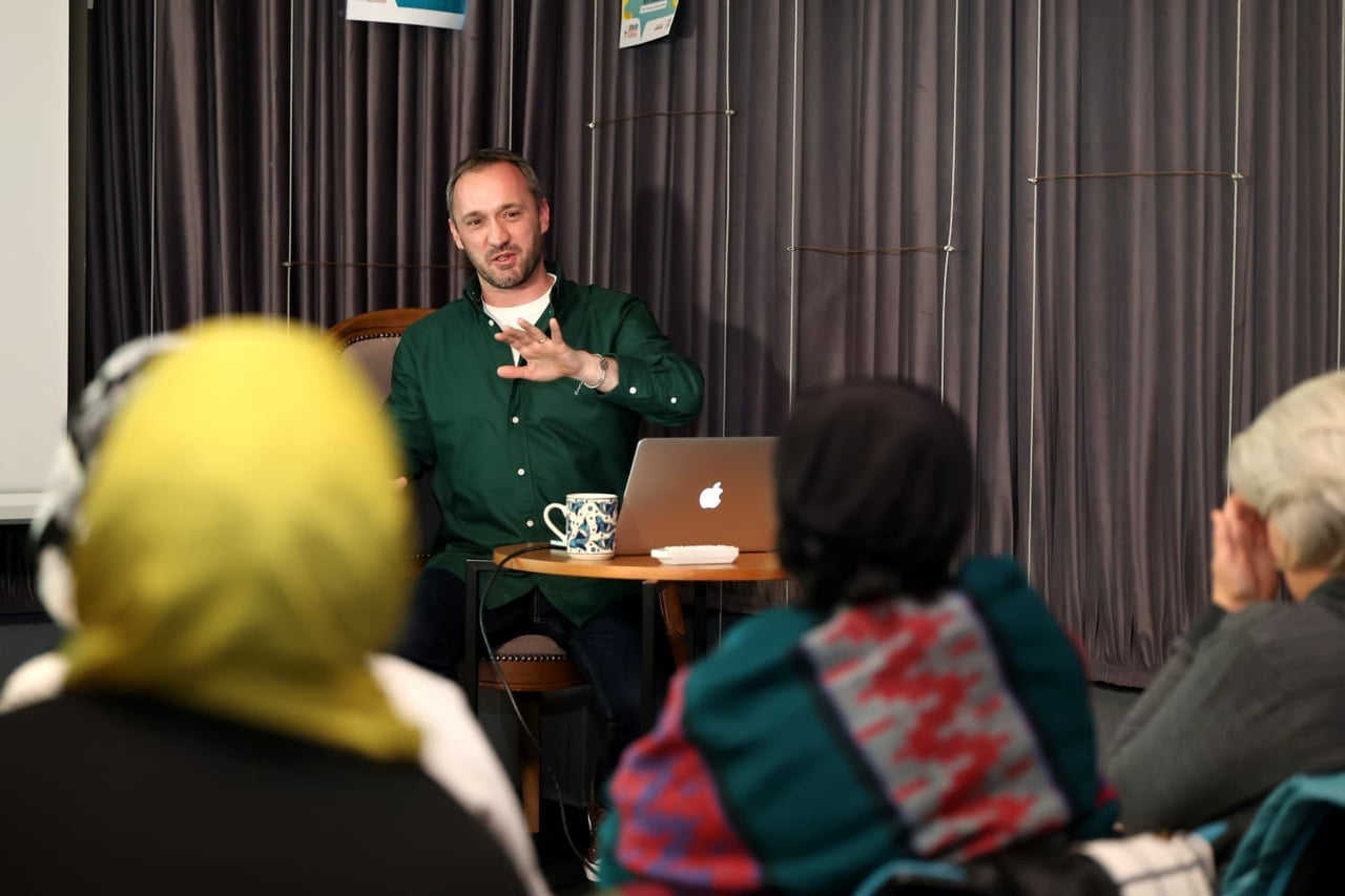 OSMANGAZİ BELEDİYESİ BAŞLATTIĞI EĞİTİM PROGRAMIYLA, E-TİCARETLE UĞRAŞAN YA DA BU ALANA ADIM ATMAK...