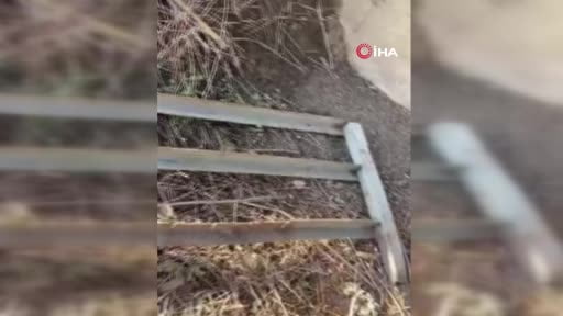 Osmaniye’de turp yüklü kamyon dereye devrildi