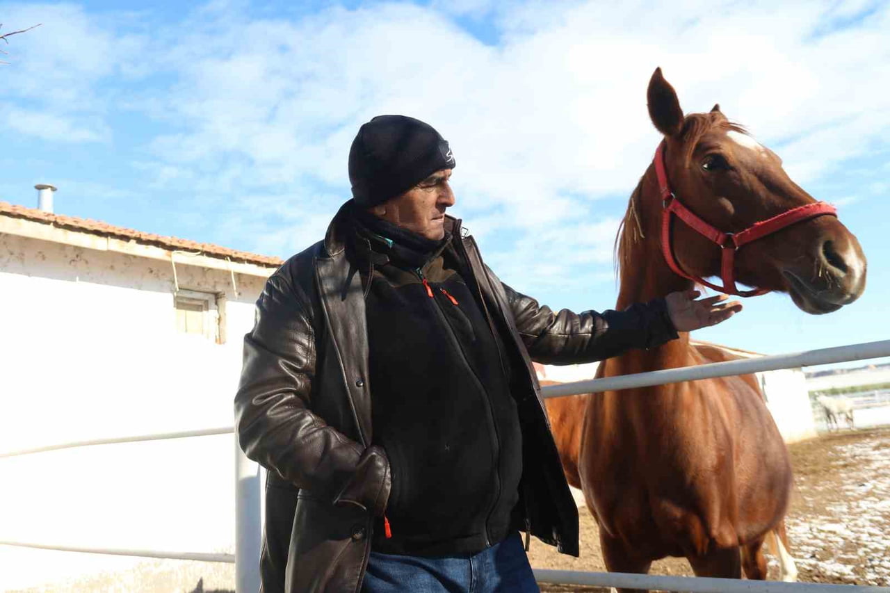 OSMANLI DEVLETİ DÖNEMİNDE GÖZDE TAYLARIN YETİŞTİĞİ ESKİŞEHİR’İN MAHMUDİYE İLÇESİNDE AT...