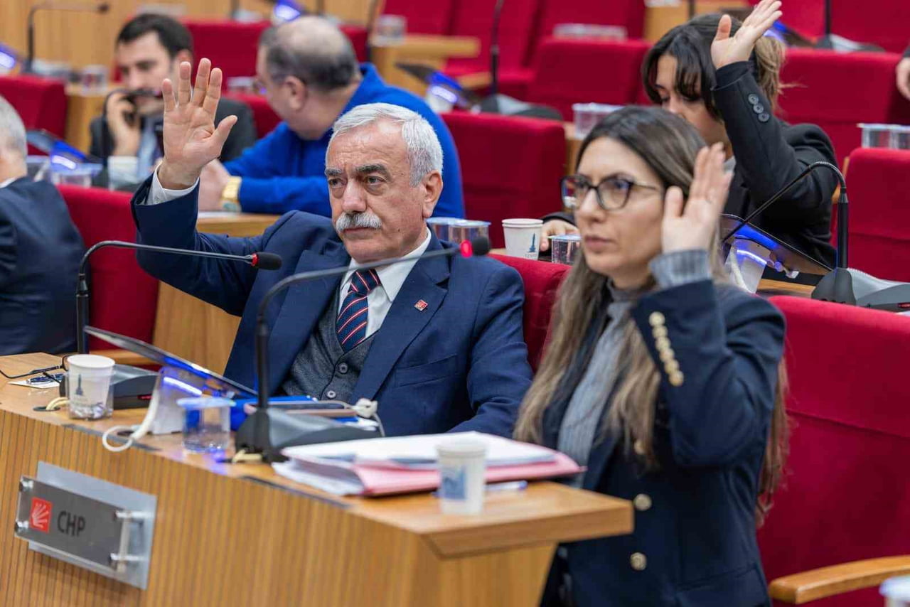 OY BİRLİĞİ ALINAN KARAR DOĞRULTUSUNDA BAŞKAN TUGAY, PROTOKOL GEREKLERİNİN YERİNE GETİRİLMESİ...