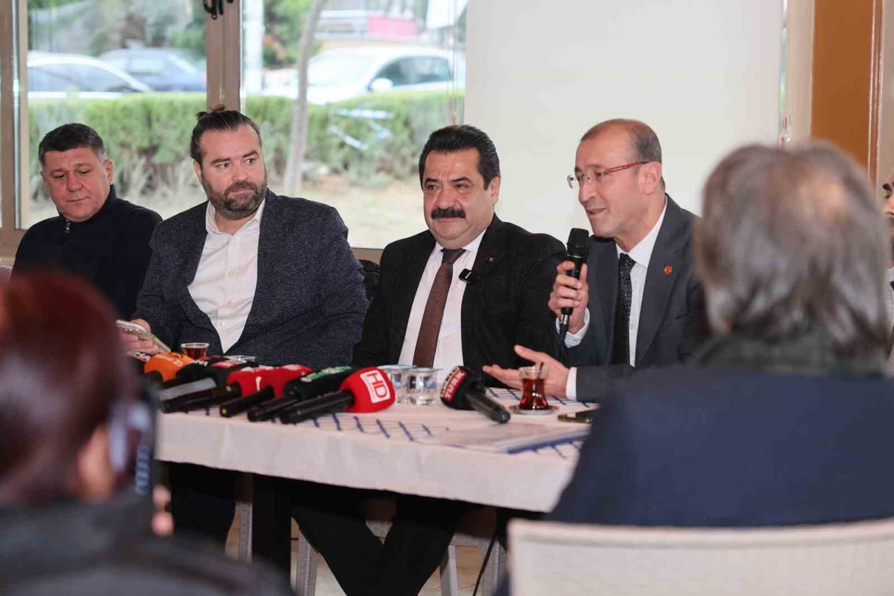 PAMUKKALE BELEDİYE BAŞKANI ALİ RIZA ERTEMUR, 10 OCAK ÇALIŞAN GAZETECİLER GÜNÜ DOLAYISIYLA DENİZLİ...