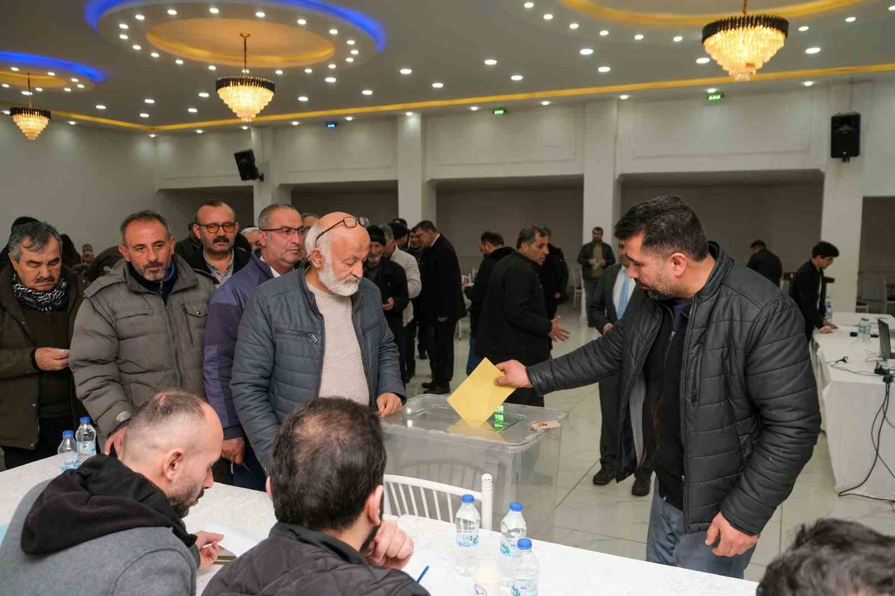 PINARBAŞI ESNAF ODASI SEÇİMLİ OLAĞAN GENEL KURULU’NDA MEVCUT BAŞKAN BÜNYAMİN BEDİR YENİDEN BAŞKAN...