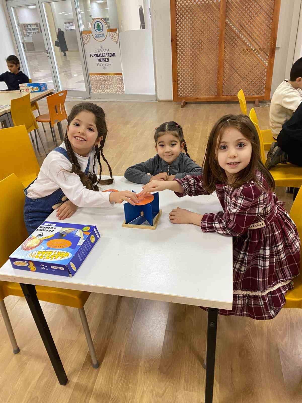 PURSAKLAR BELEDİYESİ, ARA TATİLDE AKIL OYUNLARI ETKİNLİKLERİYLE ÇOCUKLARIN GELİŞİMİNE KATKI...