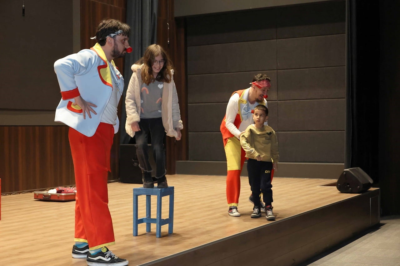 "OKULA BİR SANAT MOLA" ADIYLA HAYATA GEÇİRİLEN ETKİNLİKLER, ALİ ULVİ KURUCU GENÇLİK MERKEZİ’NDE...