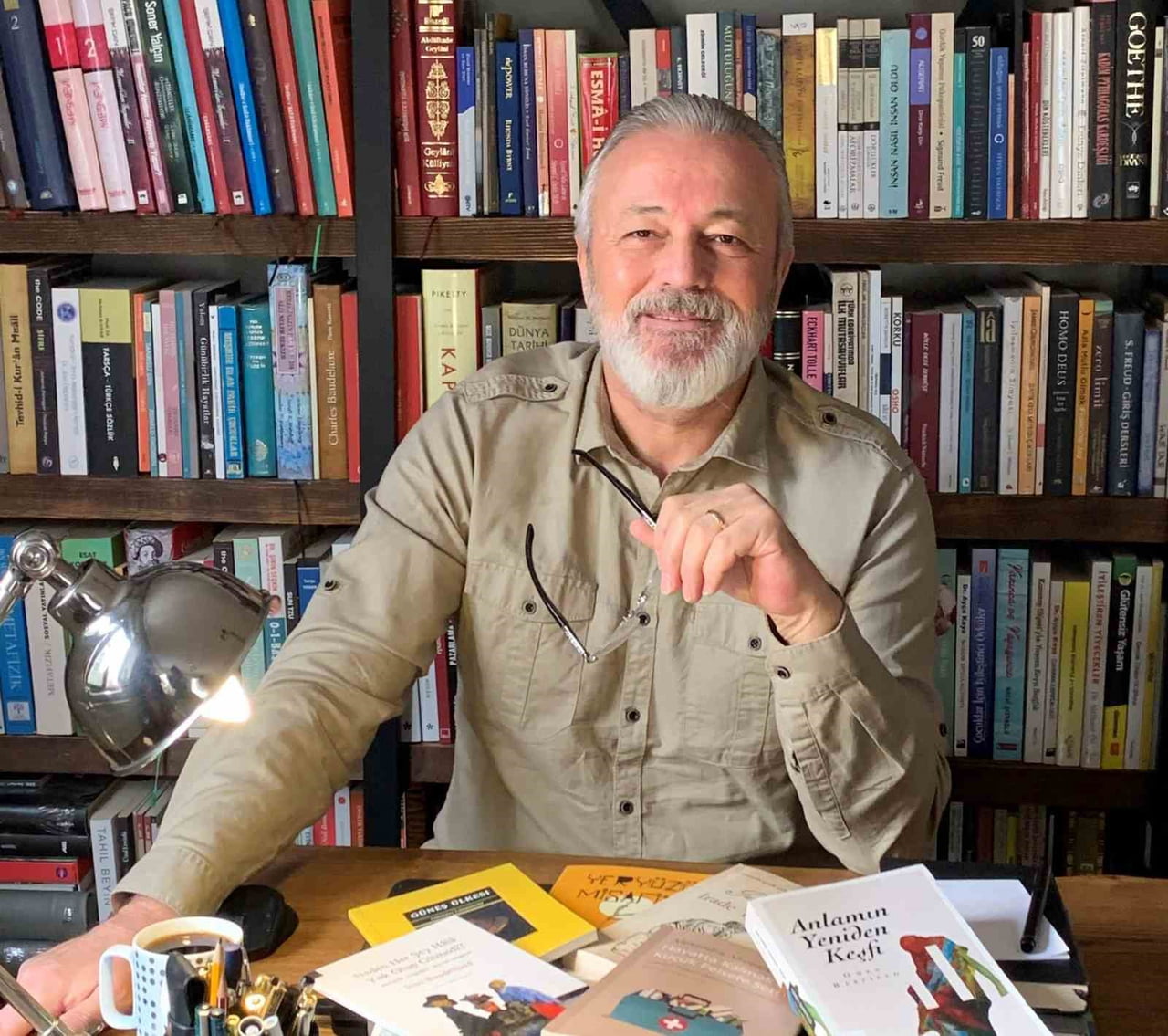 ŞAİR ÜNAL ERSÖZLÜ’NÜN YENİ KİTABI "BÖĞÜRTLEN ÖPÜCÜĞÜ" KİTABI RAFLARDA YERİNİ...