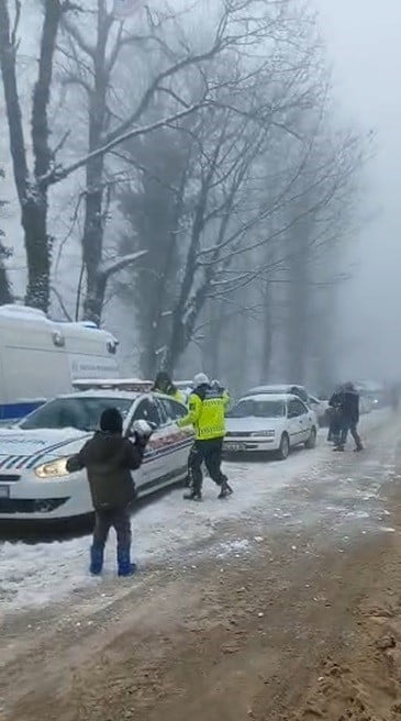 SAKARYA'NIN AKYAZI İLÇESİNDE GEÇTİĞİMİZ HAFTA SONU DÜZENLENEN AKTEPE KIZAK ŞENLİĞİ'NDE EĞLENEN...