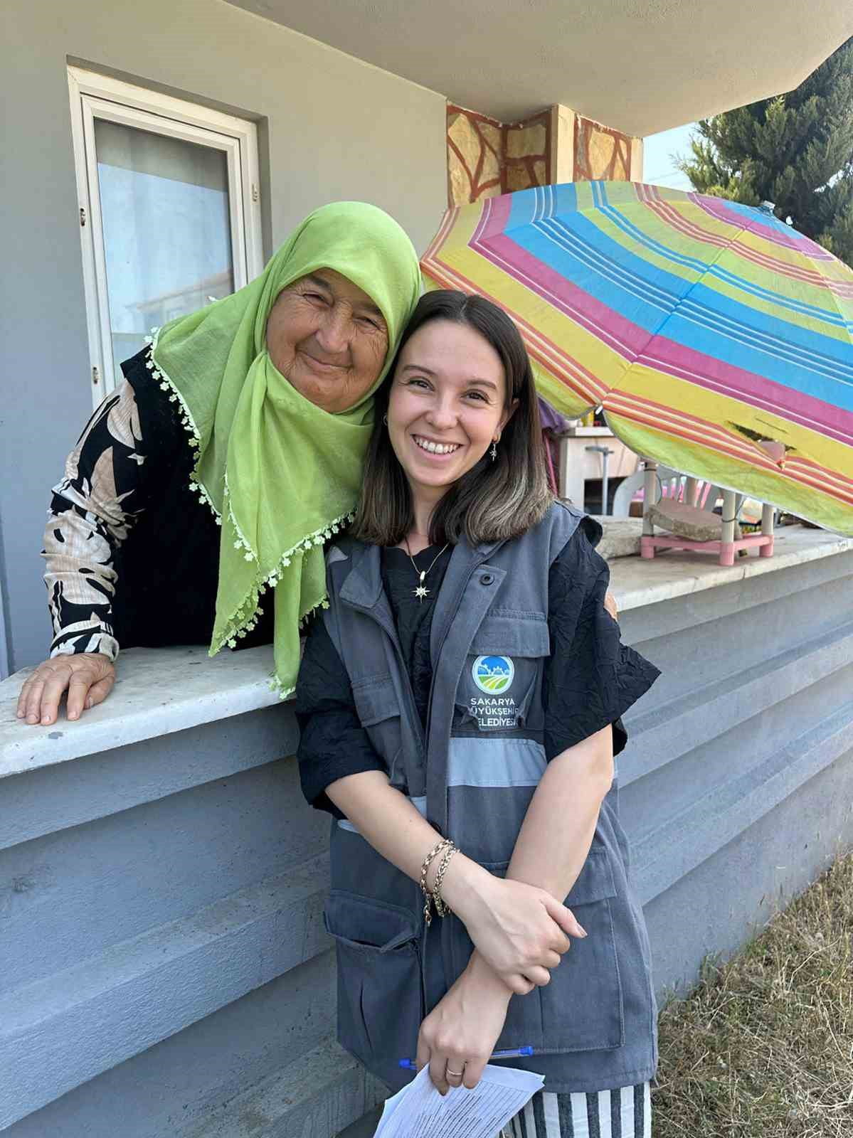 SAKARYA BÜYÜKŞEHİR YADEM, 2025 YILINDA BİNLERCE YAŞLIYA EVDE TEMİZLİKTEN KİŞİSEL BAKIMA, SAĞLIK...