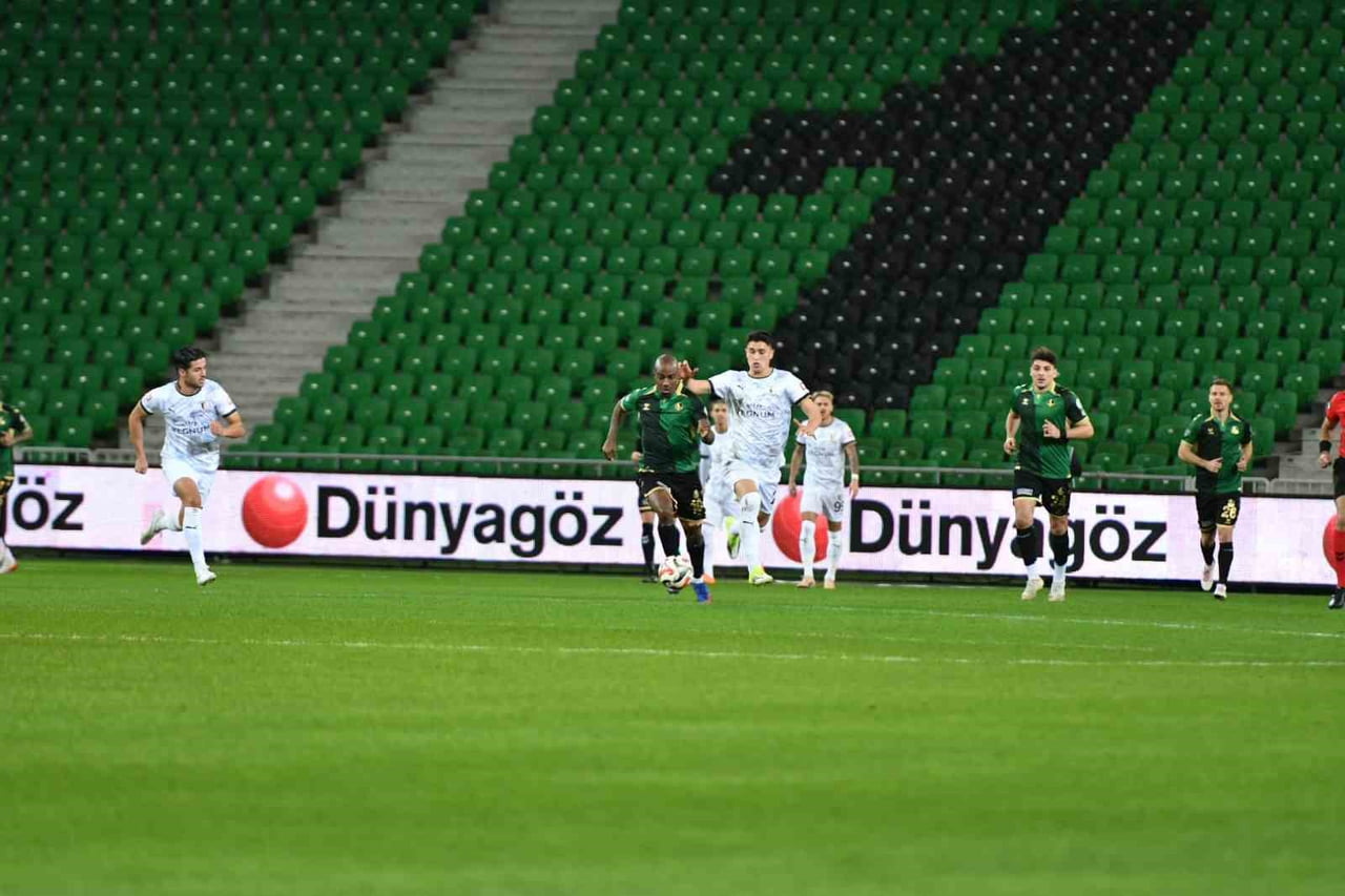 SAKARYA (İHA) - TRENDYOL 1. LİG'İN 22. HAFTASINDA SAKARYASPOR KENDİ EVİNDE KONUK ETTİĞİ BODRUM...