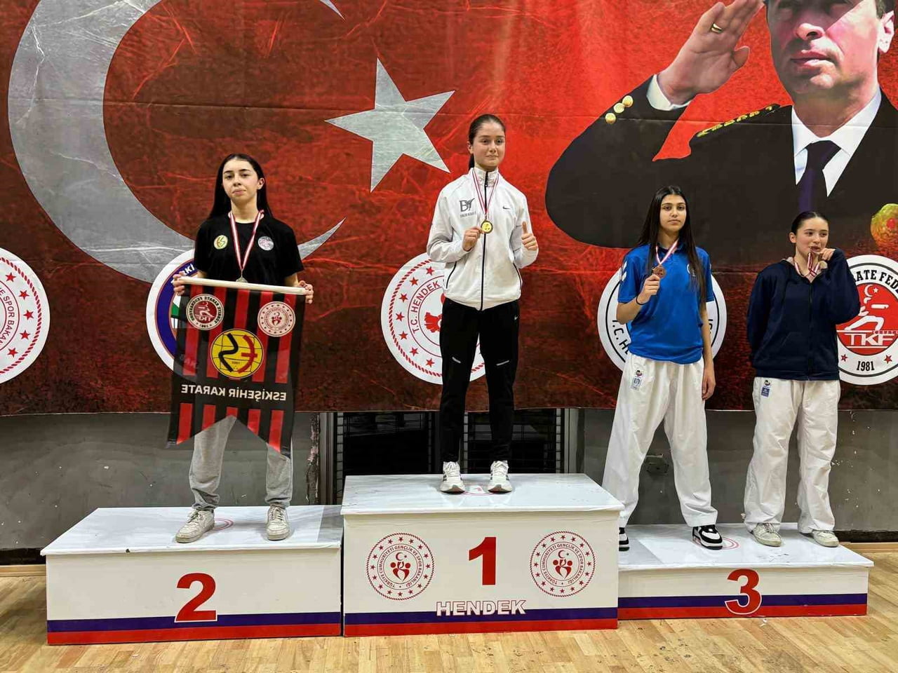 SAKARYA’NIN HENDEK İLÇESİNDE DÜZENLENEN İLLER ARASI ŞEHİT GAFFAR OKKAN KARATE TURNUVASI’NA KATILAN...