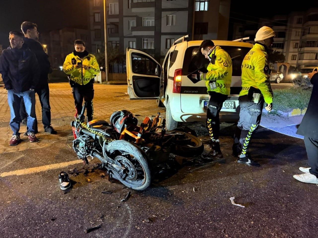 SAKARYA’NIN KARASU İLÇESİNDE HAFİF TİCARİ ARAÇLA ÇARPIŞAN MOTOSİKLETİN SÜRÜCÜSÜ 17 GÜN SONRA...