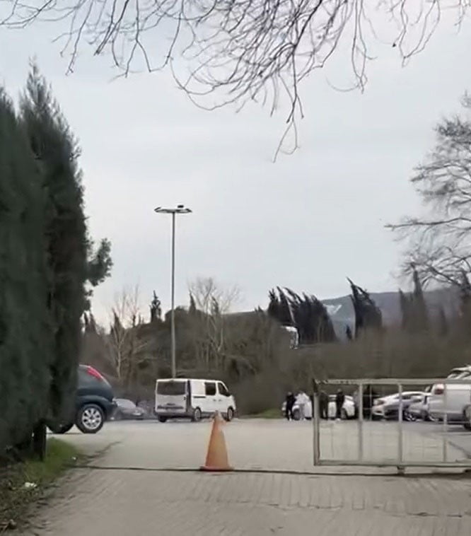 SAKARYA’NIN SAPANCA İLÇESİNDE PANELVAN MİNİBÜS İLE DRİFT ATAN SÜRÜCÜNÜN EHLİYETİNE 2 AY EL...