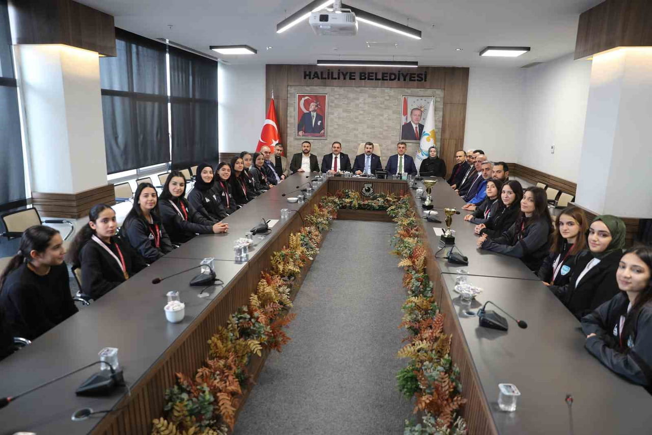 ŞAMPİYON TAKIMDAN CANPOLAT’A ZİYARET