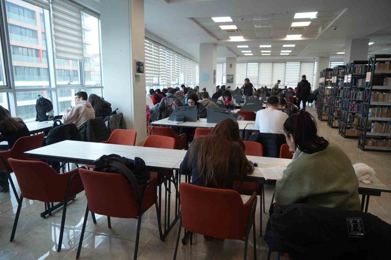 SAMSUN'DA KÜTÜPHANELER, 2025 YILINDA 1 MİLYON 300 BİN ZİYARETÇİYLE SON YILLARIN EN YOĞUN DÖNEMİNİ...