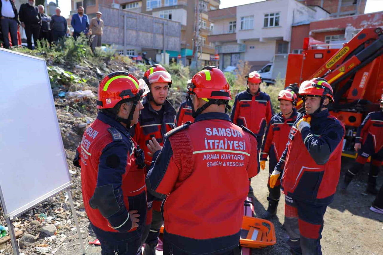 SAMSUN BÜYÜKŞEHİR BELEDİYESİ İTFAİYE EKİPLERİ; DOĞAL AFETLERDEN YANGINLARA, KAZALARDAN ARAMA...