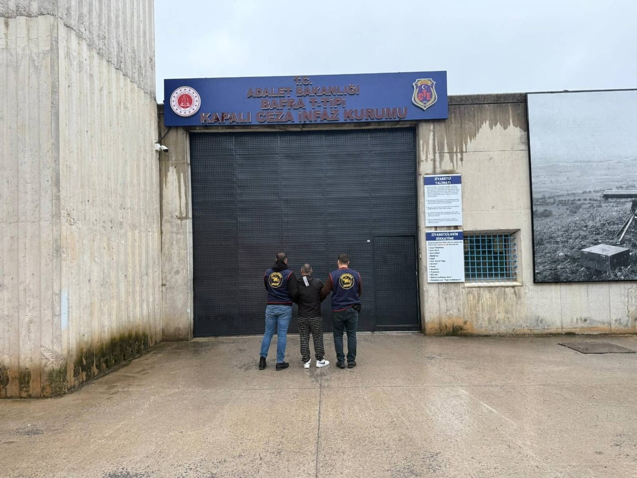 SAMSUN’DA İL JANDARMA KOMUTANLIĞI EKİPLERİNCE ARANAN ŞAHISLARIN YAKALANMASINA YÖNELİK YÜRÜTÜLEN...