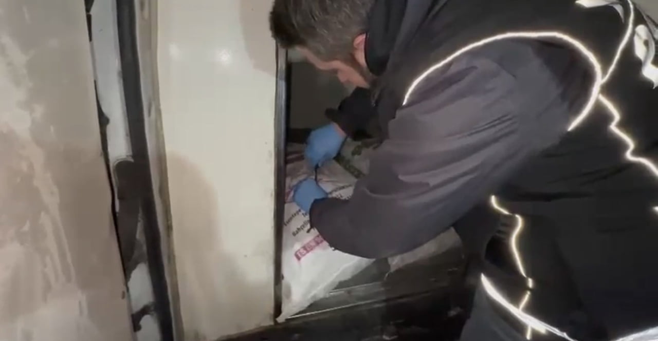 SAMSUN’UN ATAKUM İLÇESİNDE NARKOTİK EKİPLERİNCE DÜZENLENEN OPERASYONDA 236 BİN 122 ADET UYUŞTURUCU...