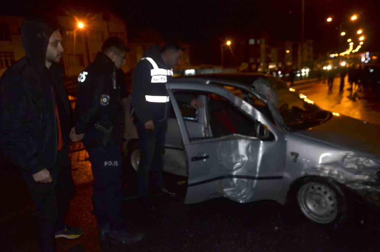 SAMSUN’UN BAFRA İLÇESİNDE BUZLANMA NEDENİYLE AYNI NOKTADA 5 DAKİKA ARAYLA MEYDANA GELEN ZİNCİRLEME...