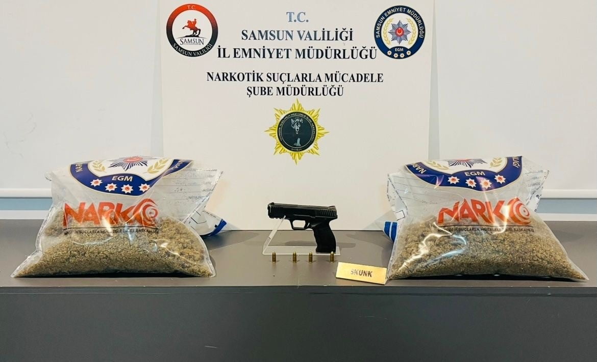 SAMSUN’UN İLKADIM İLÇESİNDE NARKOTİK EKİPLERİNCE DÜZENLENEN UYUŞTURUCU OPERASYONUNDA 2 KİLO SKUNK...