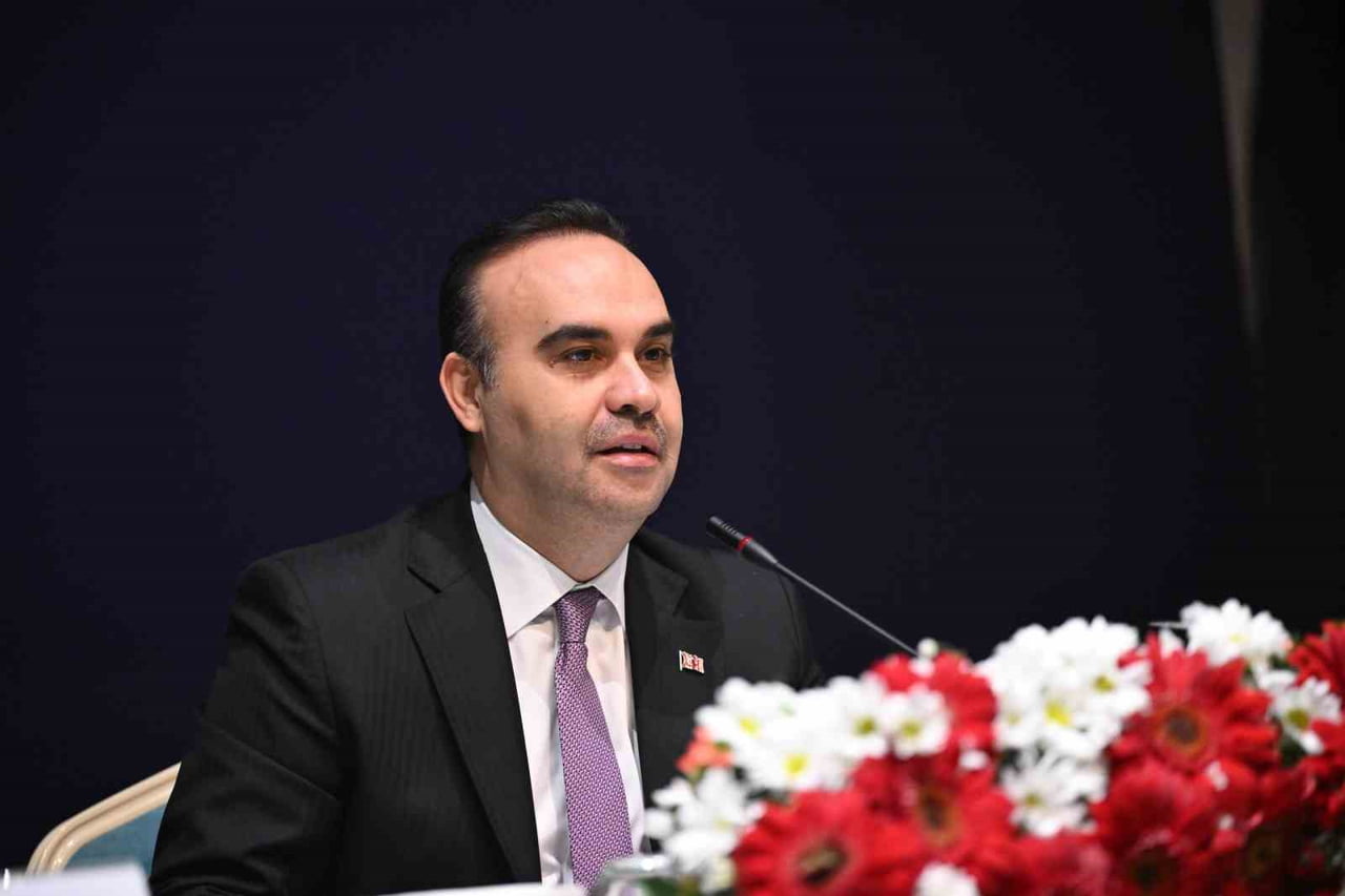 SANAYİ VE TEKNOLOJİ BAKANI MEHMET FATİH KACIR, 88’İ TÜRK OLMAK ÜZERE 50 ÜLKEDEN 175 NİTELİKLİ...