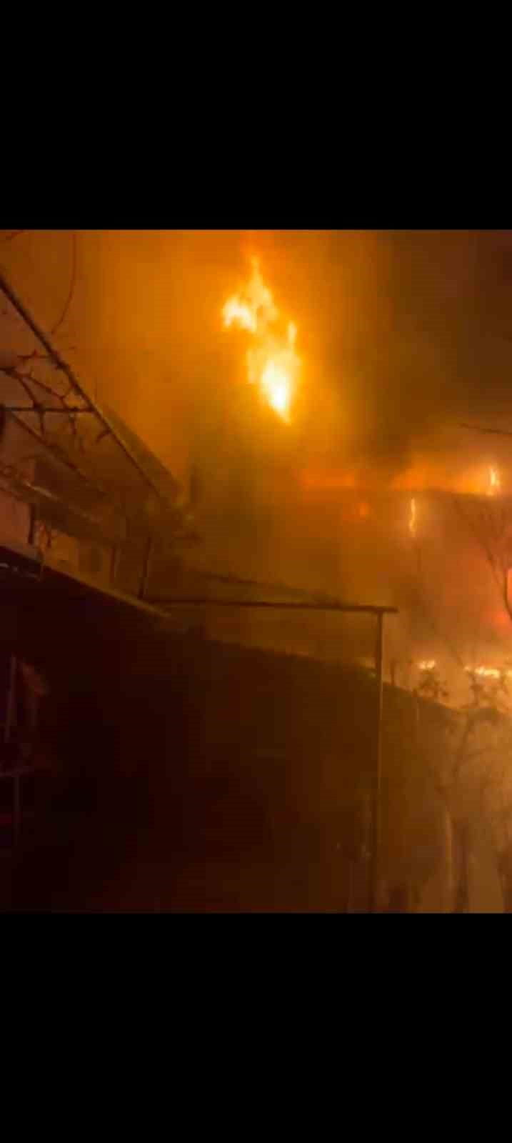 SANCAKTEPE’DE GECE YARISI YANGIN PANİĞİ