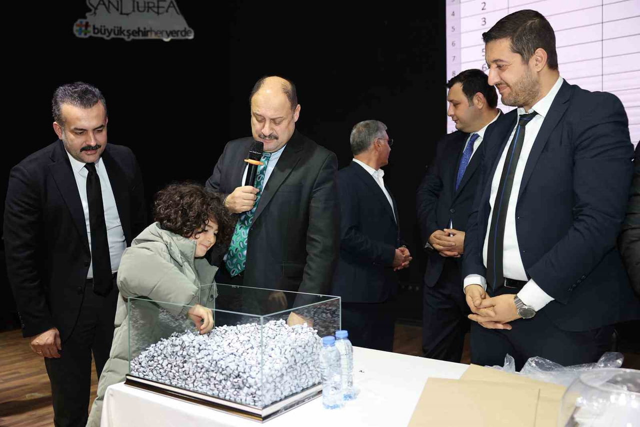 ŞANLIURFA’DA 90 PERSONEL ALIMI İÇİN KURA ÇEKİMİ YAPILDI