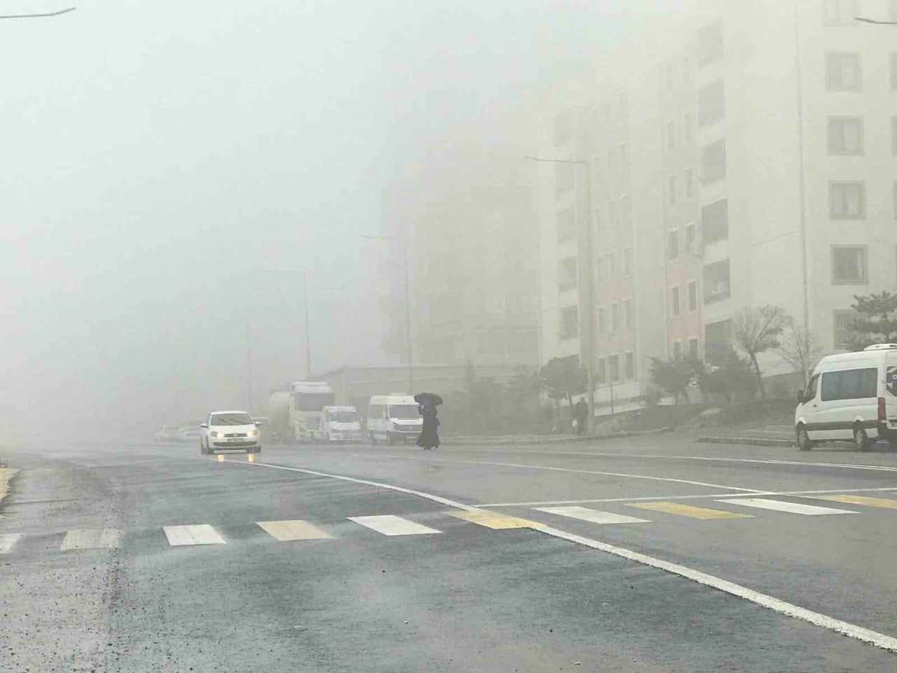 ŞANLIURFA’DA YOĞUN SİS VE YAĞMUR ETKİLİ OLUYOR