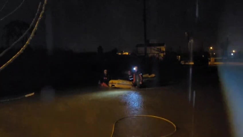 SARI KOD İLE UYARILAN ANTALYA'DA DÜN GECE BAŞLAYAN E BİRÇOK BÖLGEDE ETKİLİ OLAN ŞİDDETLİ YAĞIŞ...