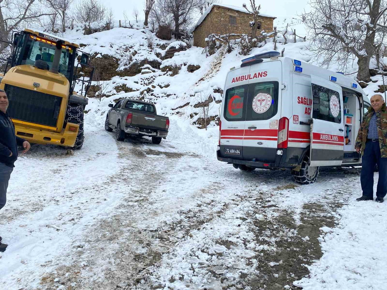 SASON’DA KAR KIŞ DEMEDEN HAYAT KURTARMA OPERASYONU