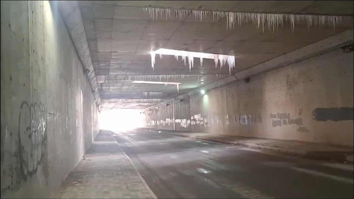 ŞEHİT ALİ DOĞUKAN KILINÇ ALTGEÇİDİ'NDE BUZ SARKITLARI OLUŞTU