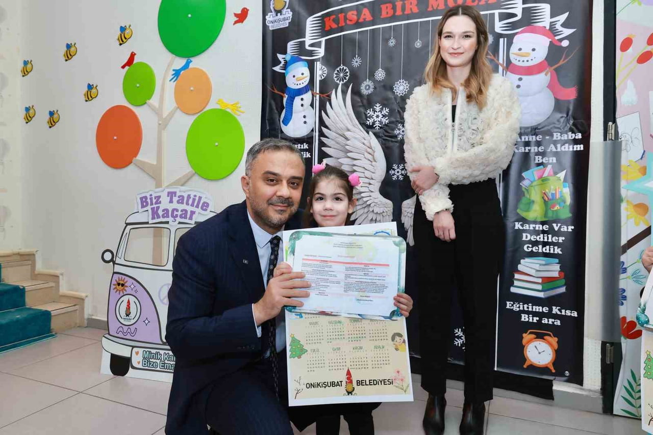 ŞEHİT HAKAN AKDERE GÜNDÜZ BAKIMEVİ'NDE EĞİTİM GÖREN MİNİKLER, DÜZENLENEN KARNE DAĞITIM PROGRAMINA...