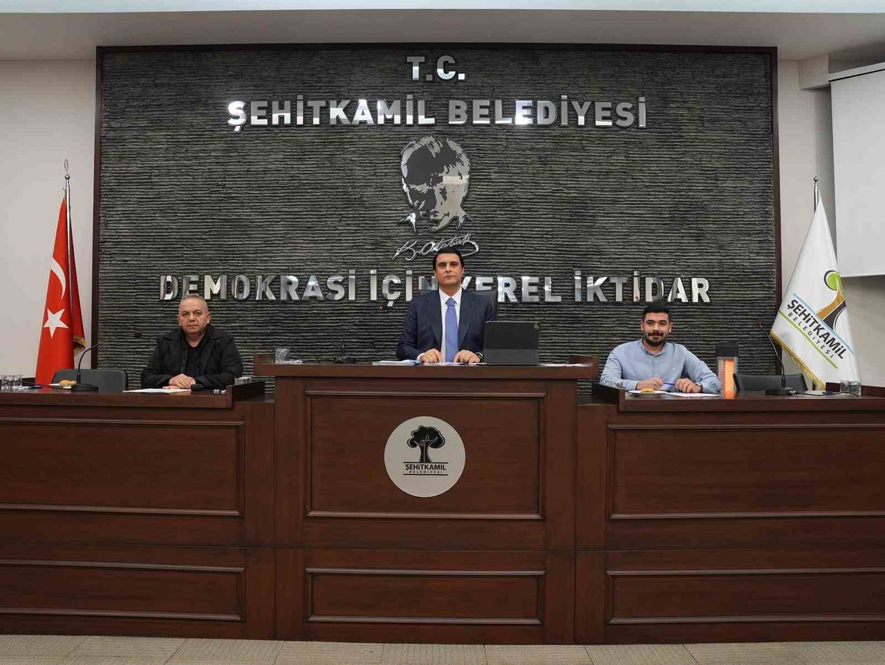 ŞEHİTKAMİL BELEDİYESİ OCAK AYI MECLİS TOPLANTISI’NIN 1. BİRLEŞİMİ UMUT YILMAZ BAŞKANLIĞINDA...