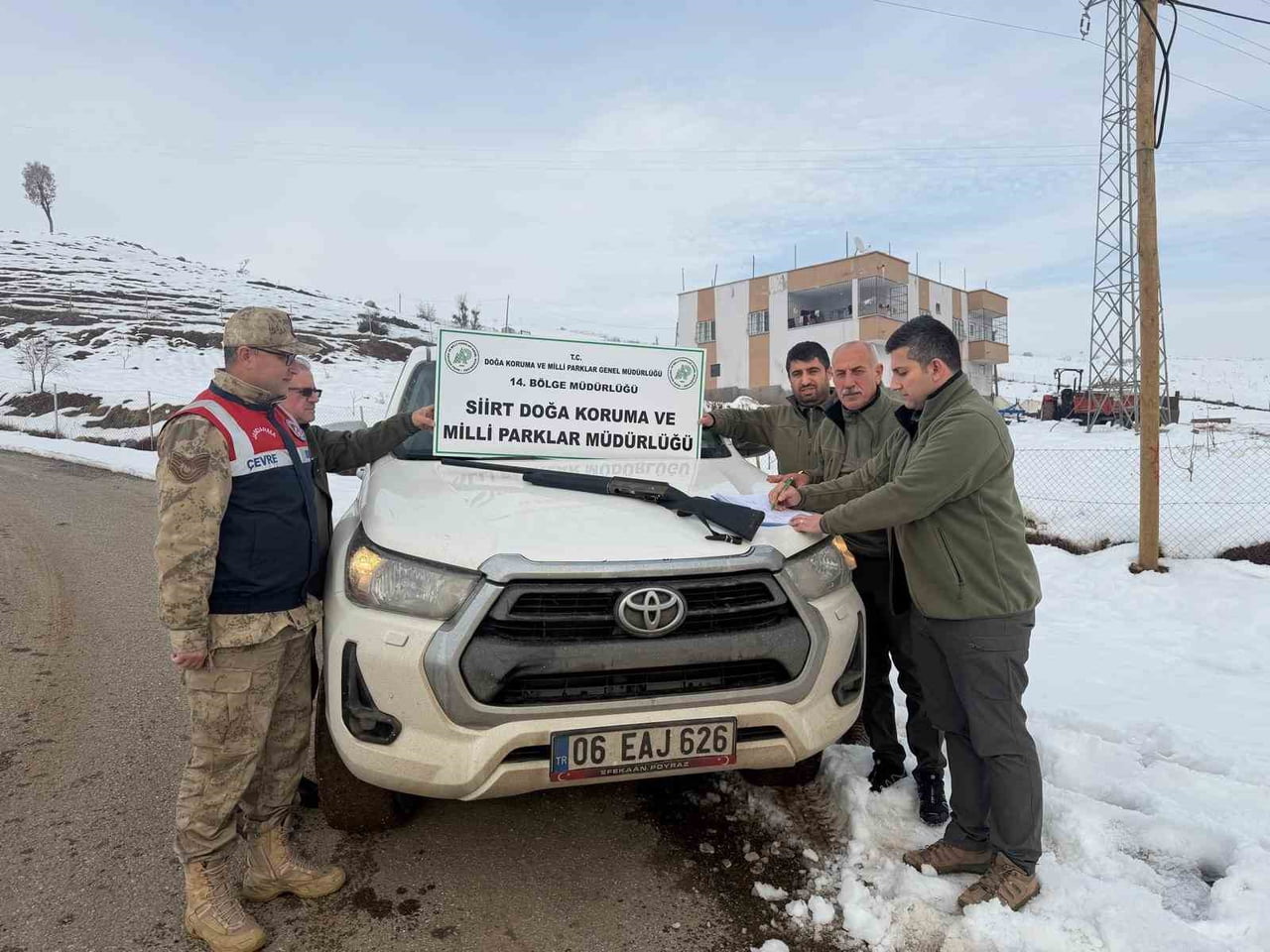 SİİRT'İN ŞİRVAN İLÇESİNDE AVCILIK BELGESİ OLMADAN, AVA KAPALI ALANDA, TAKOZSUZ  AV TÜFEĞİ İLE...