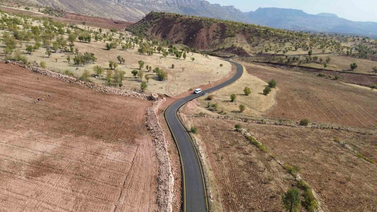 SİİRT’TE 2025 YILI YATIRIM PROGRAMI KAPSAMINDA KENT GENELİNDE TOPLAM 3,3 MİLYAR TL TUTARINDA KARA...