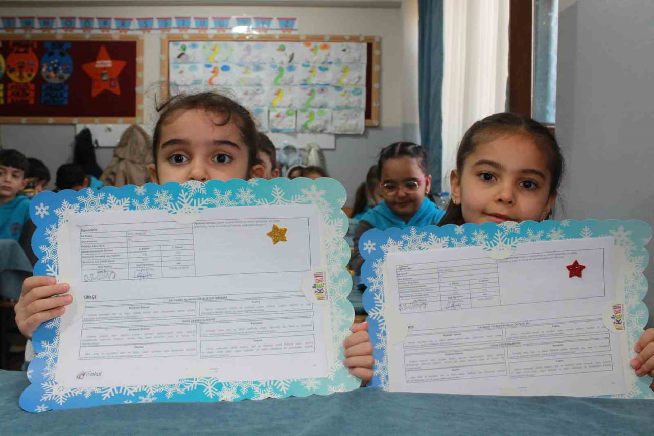 SİİRT’TE 90 BİN 552 ÖĞRENCİ KARNE HEYECANI YAŞAYARAK YARIYIL TATİLİNE GİRDİ.