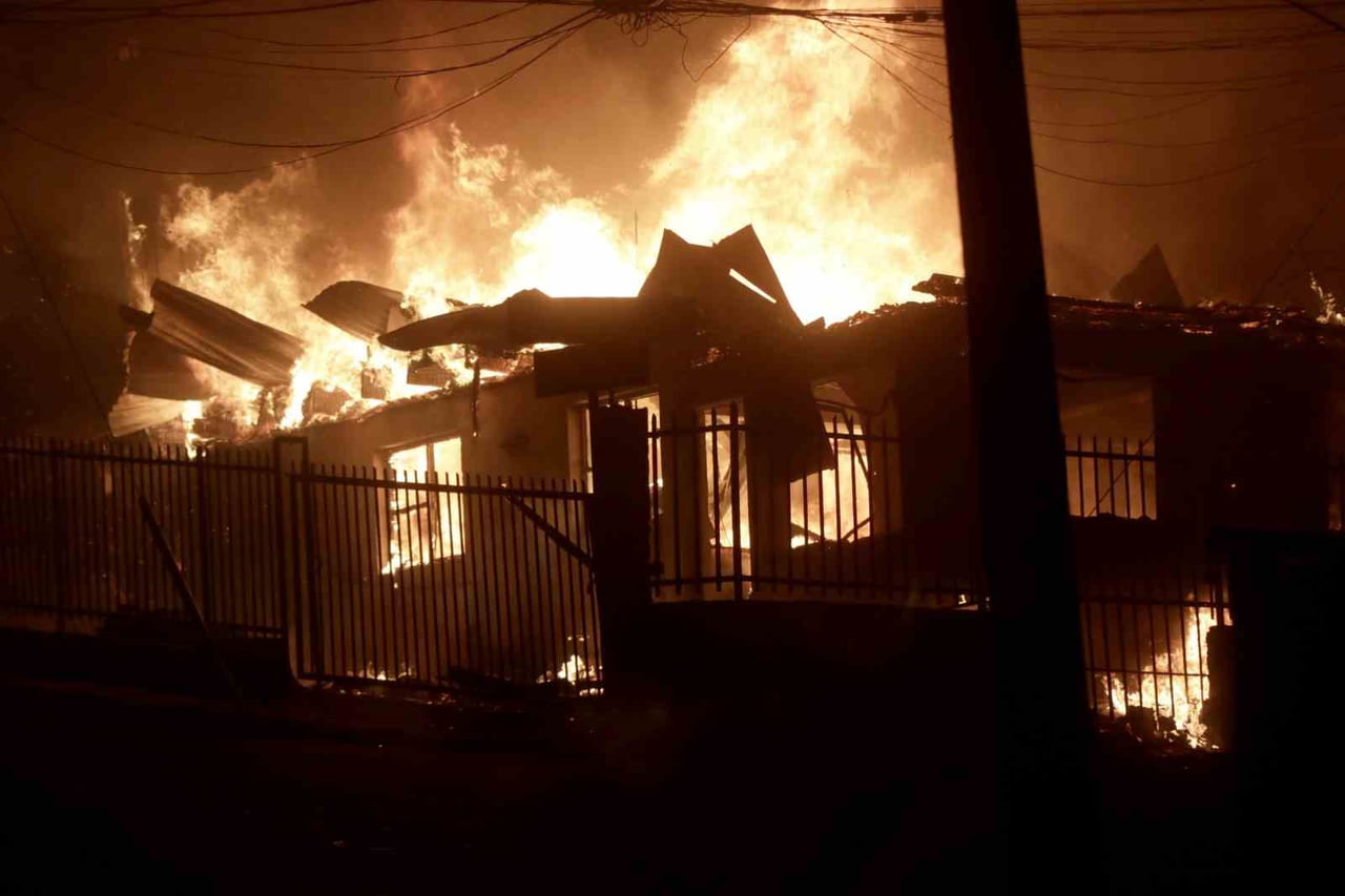 ŞİLİ’NİN NUBLE VE BİO BİO BÖLGELERİNDE GEÇTİĞİMİZ HAFTADAN BU YANA DEVAM EDEN ORMAN YANGINLARINDA...