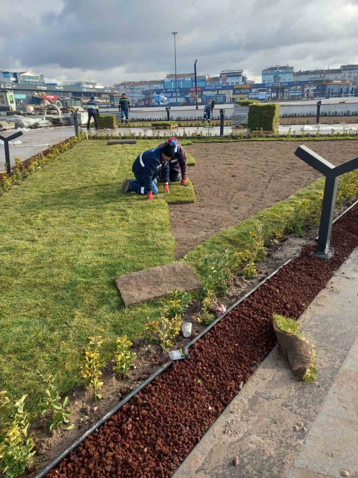 SİNCAN BELEDİYESİ, ÇEVRE DÜZENLEME VE PEYZAJ ÇALIŞMALARINA DEVAM EDİYOR