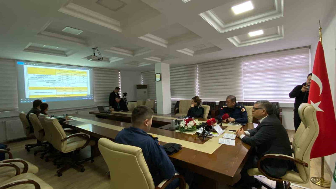 SİNOP’TA "İL GÜVENLİK VE ASAYİŞ BİLGİLENDİRME TOPLANTISI", VALİ DR. MUSTAFA ÖZARSLAN BAŞKANLIĞINDA...