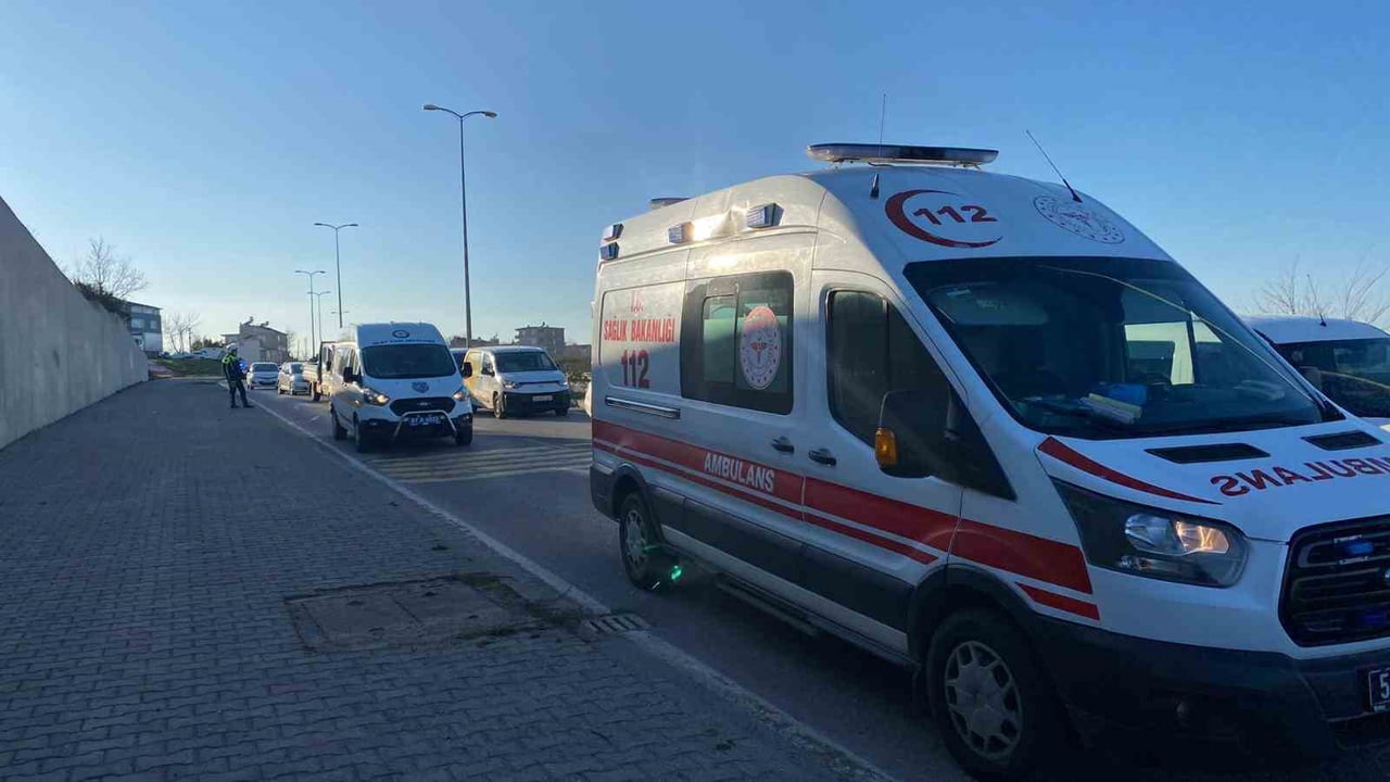 SİNOP’TA SEYİR HALİNDEYKEN KALP KRİZİ GEÇİREN OTOMOBİL SÜRÜCÜSÜ, SAĞLIK EKİPLERİNİN HIZLI...