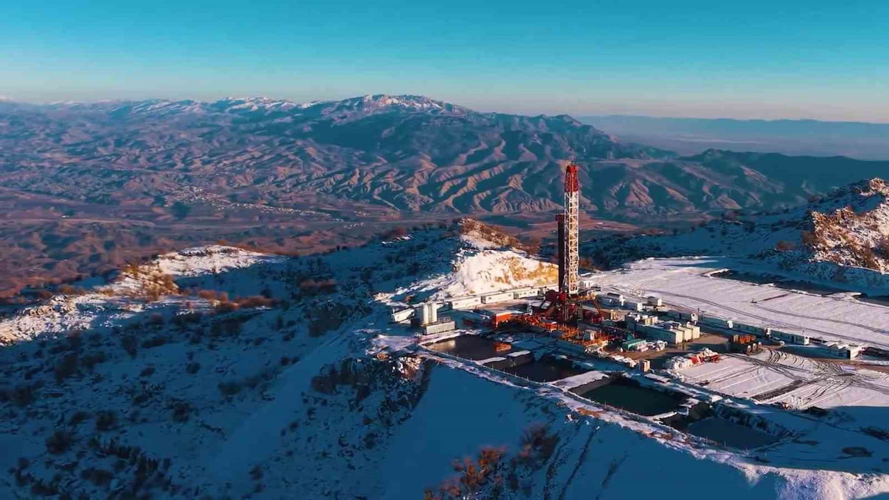 ŞIRNAK'IN GABAR DAĞINDA ZORLU KIŞ ŞARTLARINA RAĞMEN PETROL ÜRETİM ÇALIŞMALARI SÜRÜYOR