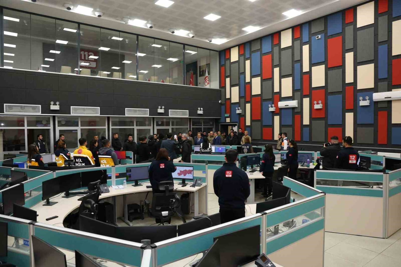 ŞIRNAK 112 ACİL ÇAĞRI MERKEZİ MÜDÜRLÜĞÜ, 2025 YILI BOYUNCA VATANDAŞLARIN EN ZOR VE EN KRİTİK...