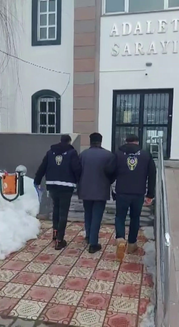 SİVAS’IN GEMEREK İLÇESİNDE ARANAN ŞAHISLARA YÖNELİK YÜRÜTÜLEN ÇALIŞMALAR KAPSAMINDA HAKKINDA...