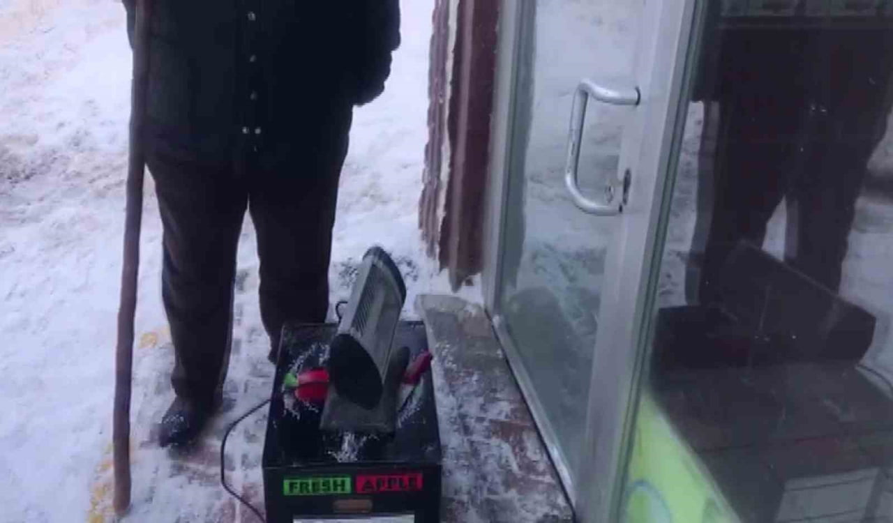 SİVAS’IN ULAŞ İLÇESİNDE HAVA SICAKLIĞININ SIFIRIN ALTINDA 25 DERECEYE KADAR DÜŞMESİ HAYATI OLUMSUZ...